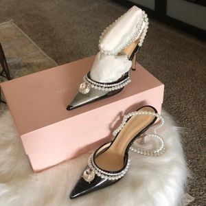 Mach & Mach Diamond Of Elizabeth Imitation Pearl Pointed Toe Pump Size 36